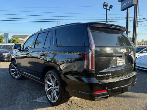 Used 2025 Cadillac Escalade Sport Platinum AWD/4WD image 3