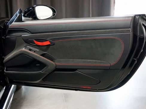 Used 2022 Porsche 718 Boxster Spyder RWD image 32