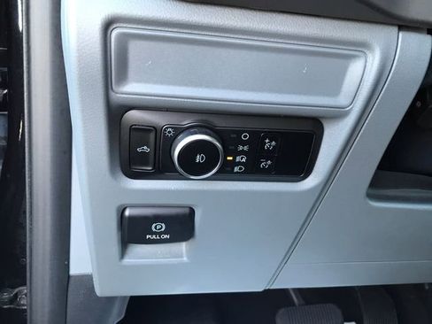 Used 2024 Ford F150 XLT AWD/4WD image 32