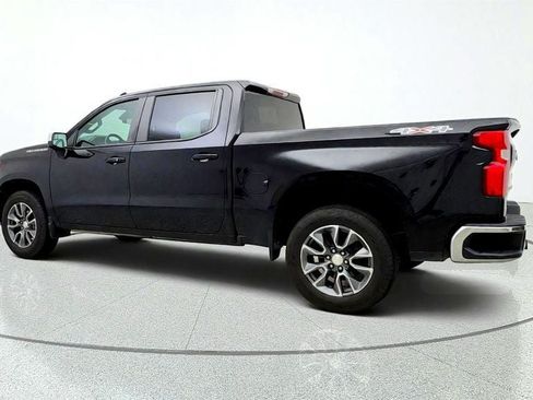 Used 2022 Chevrolet Silverado 1500 LT AWD/4WD image 7