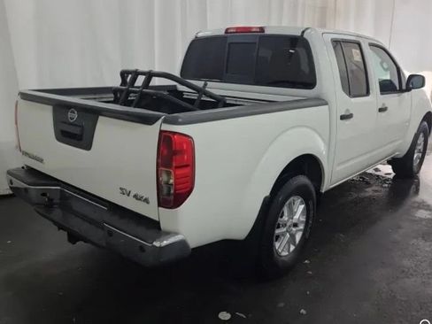 Used 2016 Nissan Frontier SV w/ SV Value Truck Package AWD/4WD image 4