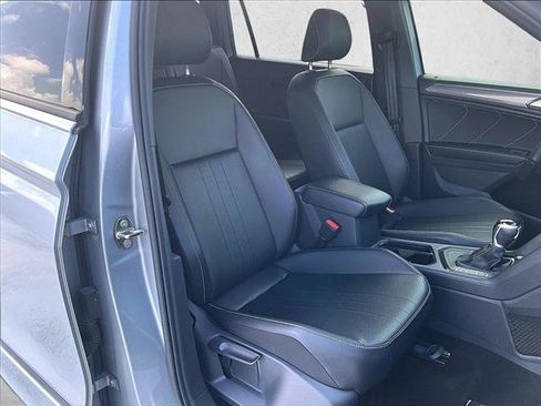 Used 2022 Volkswagen Tiguan SE R-Line FWD image 9