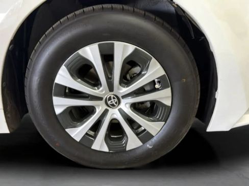 Used 2020 Toyota Corolla LE w/ Carpet Mat Package (TMS) FWD image 22
