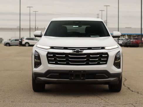 New 2026 Chevrolet Equinox LT w/ Convenience Package II image 2