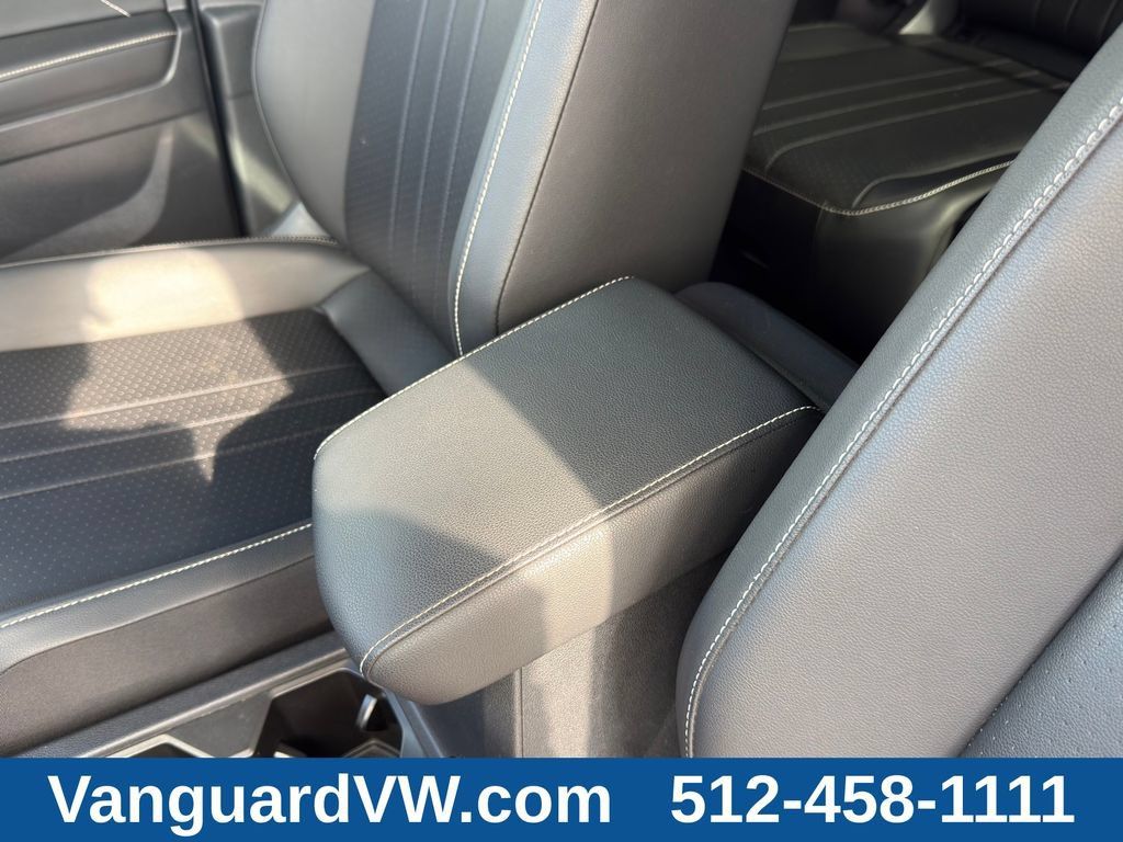 Used 2023 Volkswagen Tiguan SE R-Line FWD image 16
