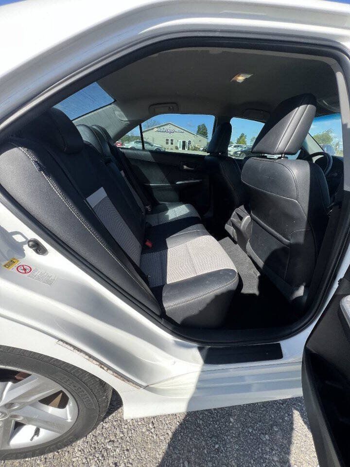 Used 2014 Toyota Camry SE FWD image 13