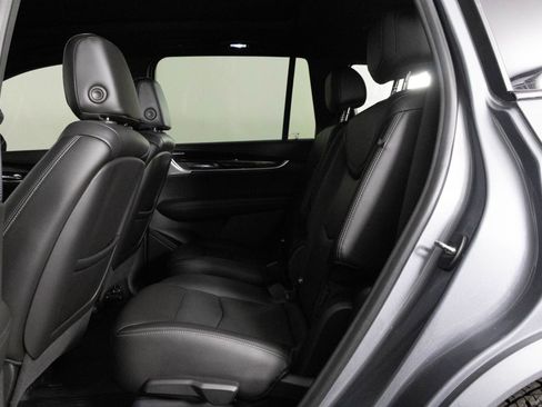 Used 2021 Cadillac XT6 Premium Luxury image 36