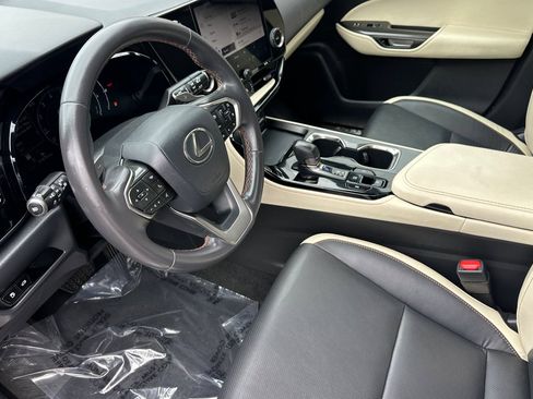 Used 2024 Lexus NX 250 FWD image 10