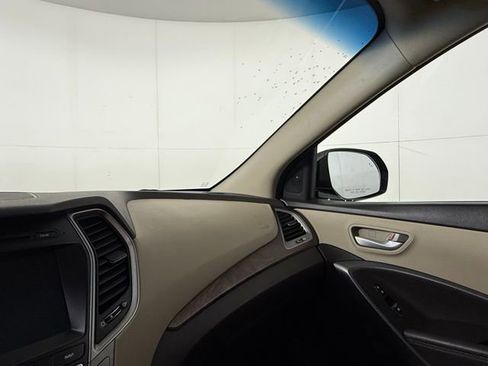 Used 2017 Hyundai Santa Fe Limited image 12
