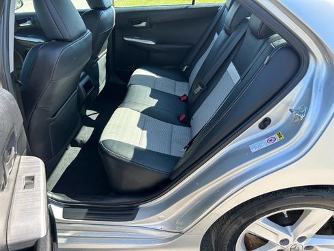 Used 2012 Toyota Camry SE image 13