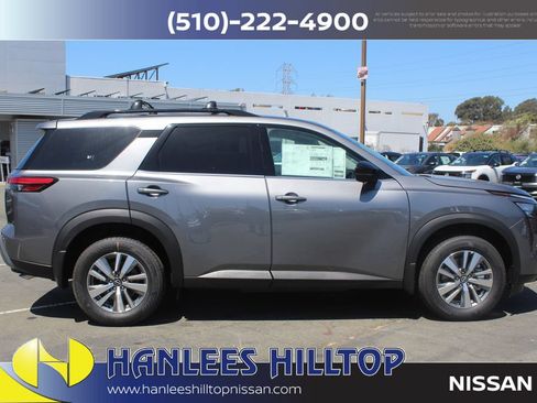 New 2026 Nissan Pathfinder SL FWD image 6