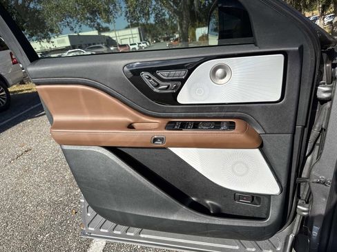 Certified 2023 Lincoln Aviator Reserve w/ Equipment Group 201A image 19