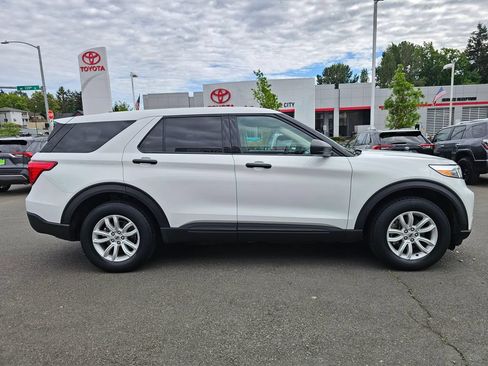 Used 2021 Ford Explorer 4WD w/ Class III Trailer Tow Package image 8