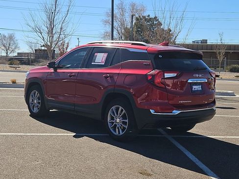 Used 2022 GMC Terrain SLT image 8