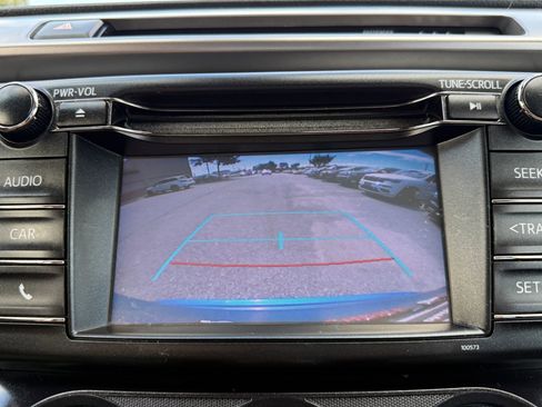 Used 2018 Toyota RAV4 LE image 24