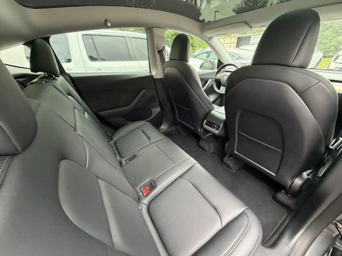 Used 2022 Tesla Model Y Long Range AWD/4WD image 19