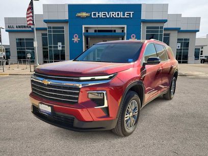 Used 2025 Chevrolet Traverse LT