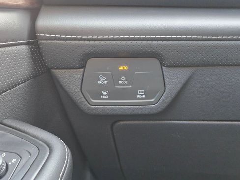 New 2026 Volkswagen Atlas SEL image 25