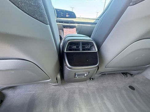 Used 2024 Lucid Air Touring AWD/4WD image 16