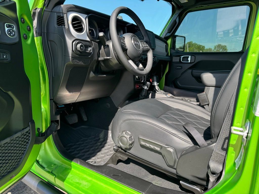 Certified 2025 Jeep Wrangler Unlimited Sport AWD/4WD image 14