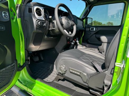 Certified 2025 Jeep Wrangler Unlimited Sport AWD/4WD image 14