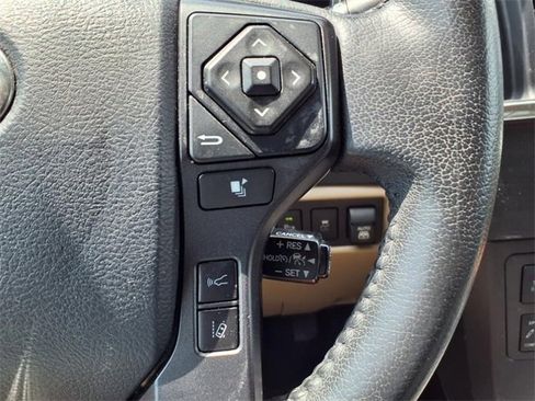 Used 2020 Toyota Sequoia Platinum image 27