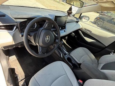 Used 2021 Toyota Corolla LE w/ Carpet Mat Package (TMS) FWD image 9