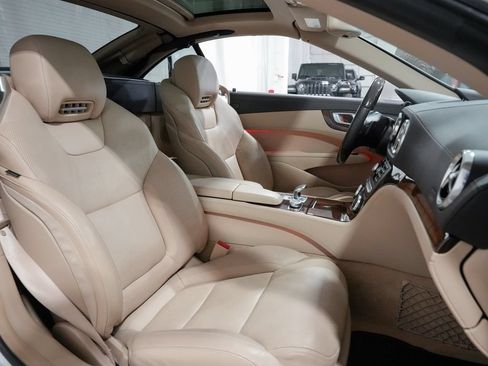 Used 2013 Mercedes-Benz SL 550 image 24