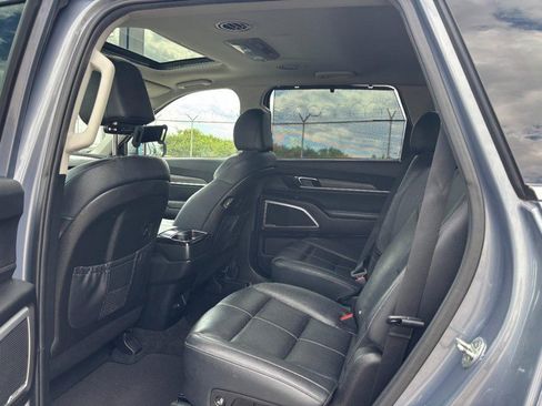 Used 2022 Kia Telluride EX w/ EX Premium Package FWD image 14