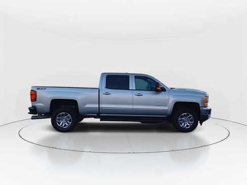 Used 2019 Chevrolet Silverado 2500 LT image 9