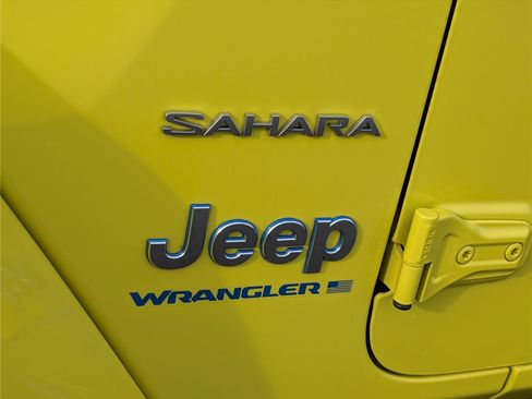 Used 2024 Jeep Wrangler Sahara image 9