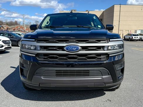 Used 2024 Ford Expedition Max XLT image 2