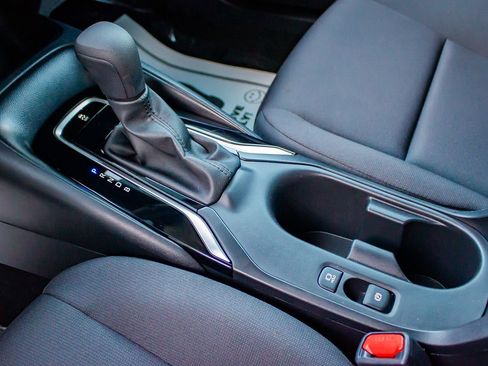 Used 2024 Toyota Corolla LE image 28