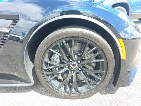 Used 2015 Chevrolet Corvette Z06 w/ 3LZ Preferred Equipment Group image 11