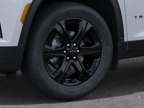 New 2027 Chevrolet Traverse LT w/ Midnight/Sport Edition FWD image 9