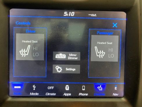 Used 2018 Chrysler 300 Touring L image 30
