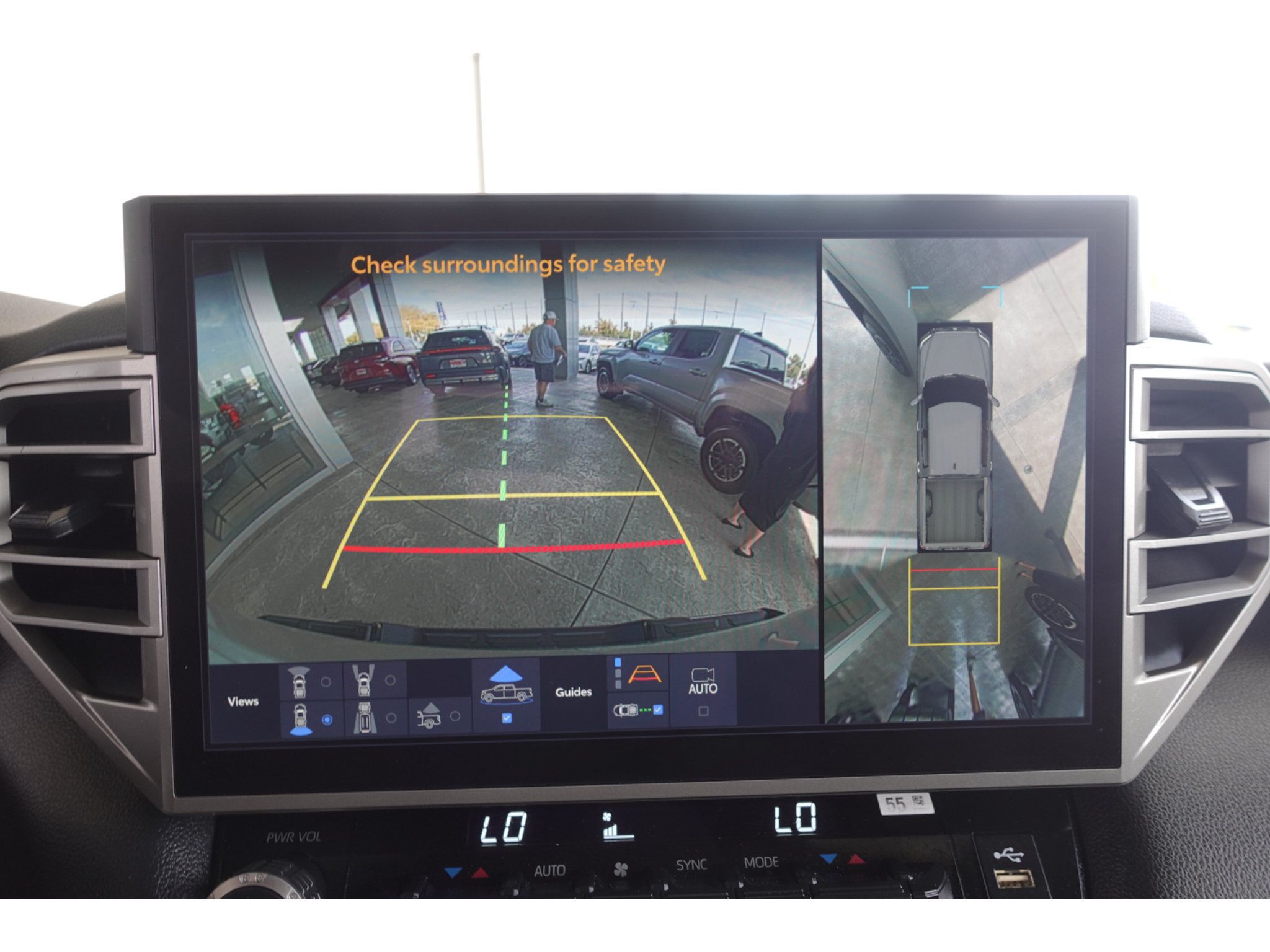 Used 2025 Toyota Tundra Limited AWD/4WD image 21