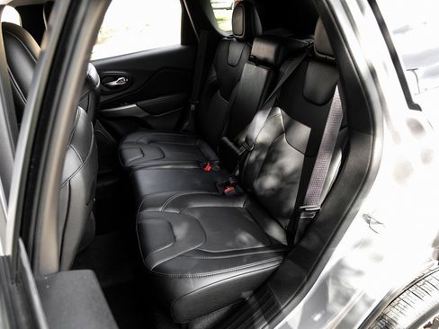 Used 2022 Jeep Cherokee Limited w/ Elite Package image 51