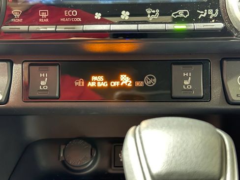 Certified 2025 Toyota RAV4 XLE AWD/4WD image 29