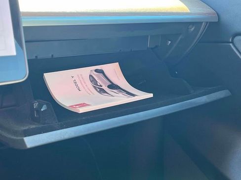 Used 2021 Tesla Model Y Performance image 25