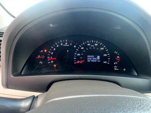 Used 2011 Toyota Camry XLE w/ XLE Extra-Value Pkg #2 FWD image 20