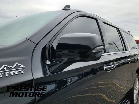 Used 2023 Chevrolet Suburban High Country w/ Advanced Technology Package image 35