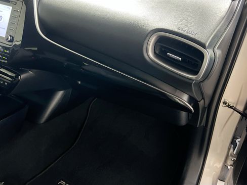 Used 2022 Toyota Prius Prime LE FWD image 35