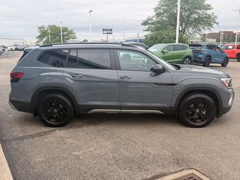 Certified 2024 Volkswagen Atlas Peak Edition SEL AWD/4WD image 8