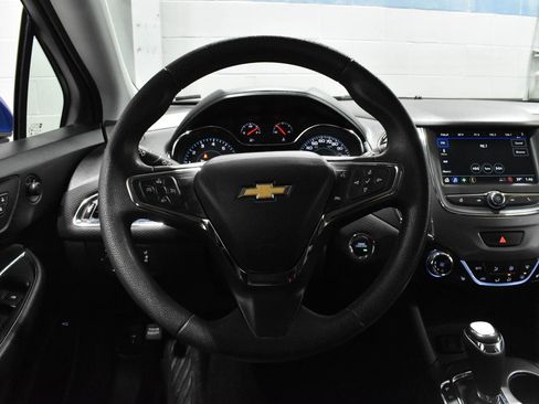 Used 2019 Chevrolet Cruze LT image 7