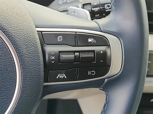 Certified 2025 Kia Sportage EX image 23