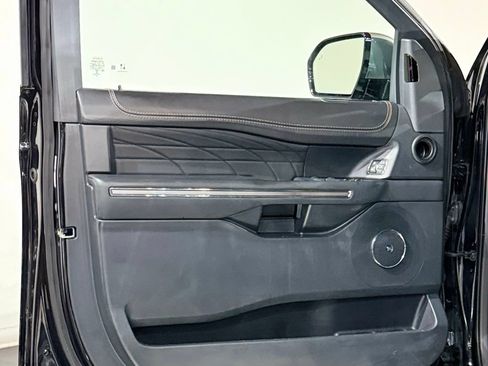 Used 2022 Ford Expedition Platinum AWD/4WD image 33
