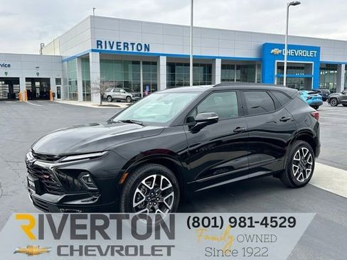 Certified 2025 Chevrolet Blazer RS image 1