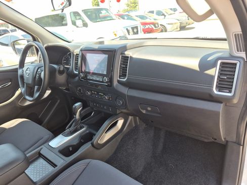 Used 2023 Nissan Frontier SV w/ Technology Package AWD/4WD image 32