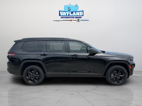 Certified 2024 Jeep Grand Cherokee L Limited w/ Black Appearance Package image 6